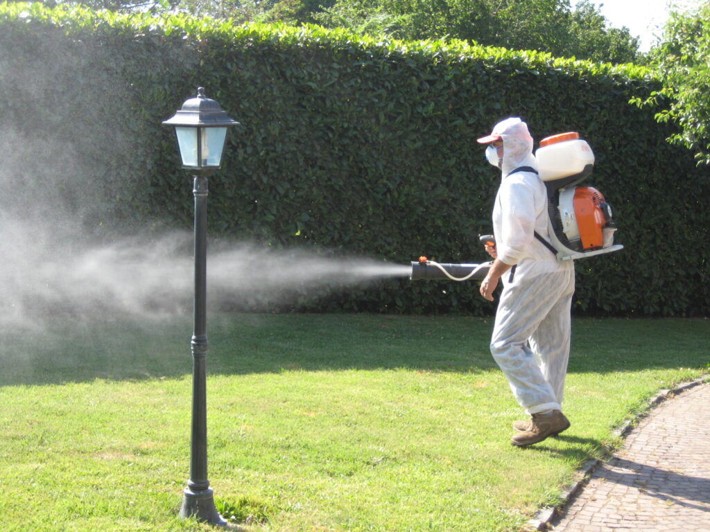 Saneamiento fumigacion jardin